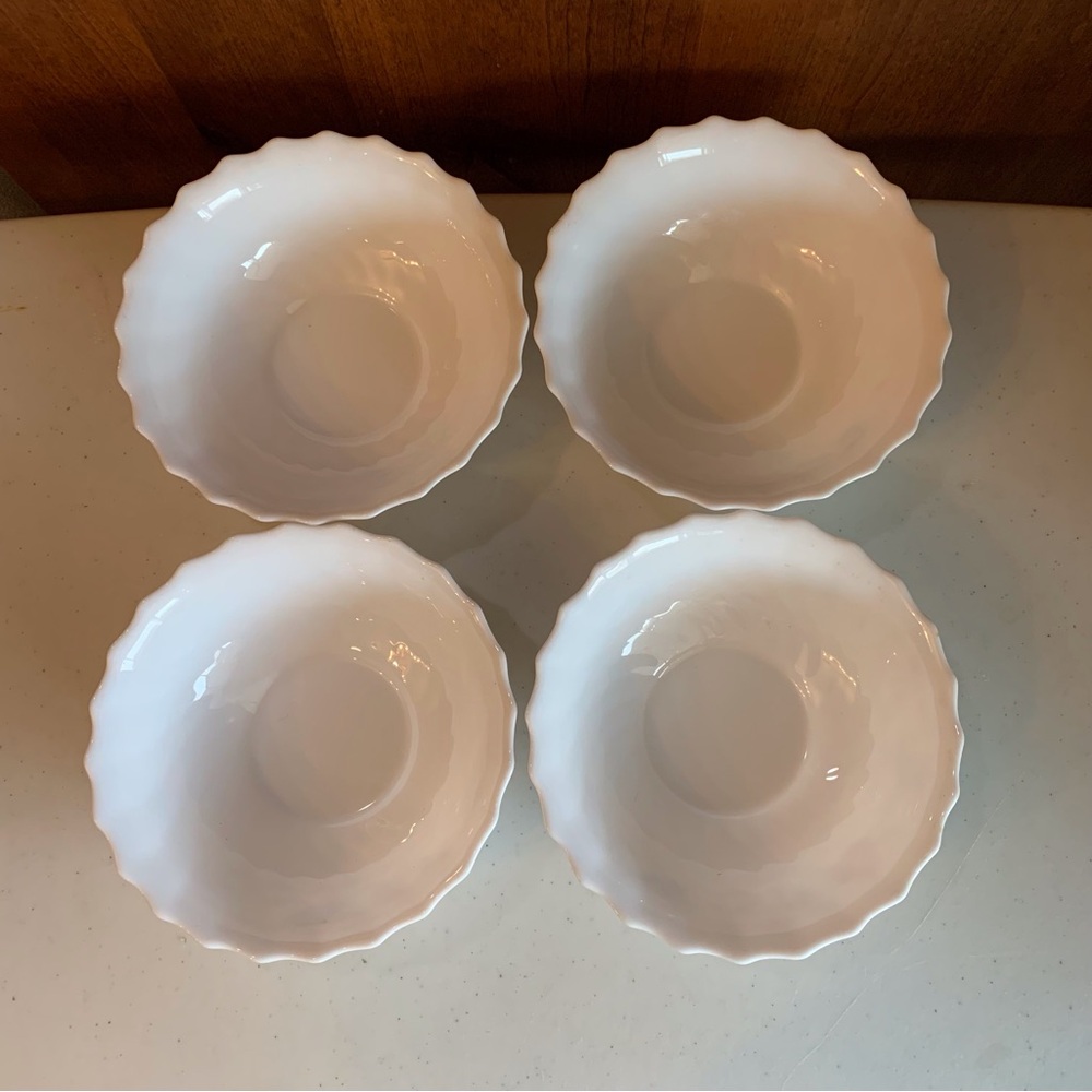 4 CLOE by Arcopal France Floral Milk Glass Pastel Scalloped Soup Cereal Bowls - Picture 3 of 5
